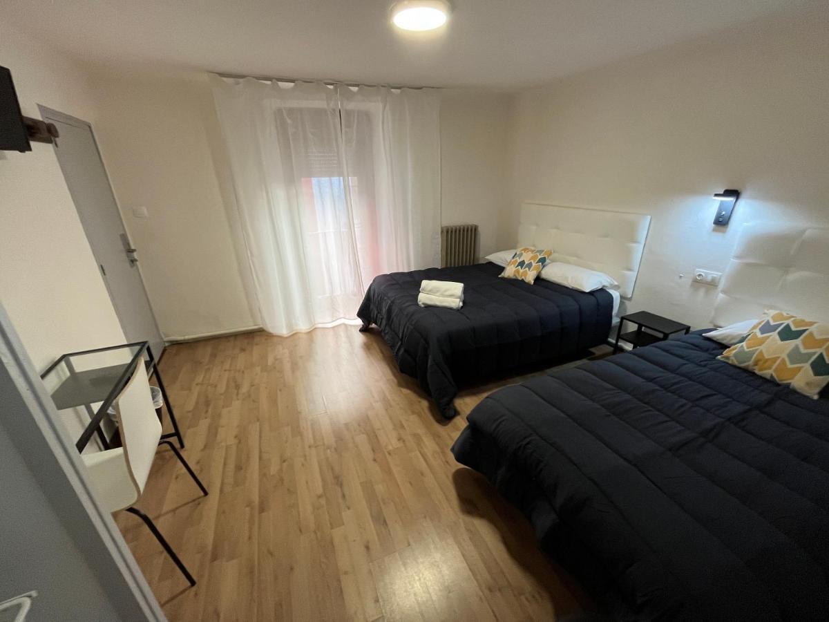Chambre Triple avec Salle de Bains Privative